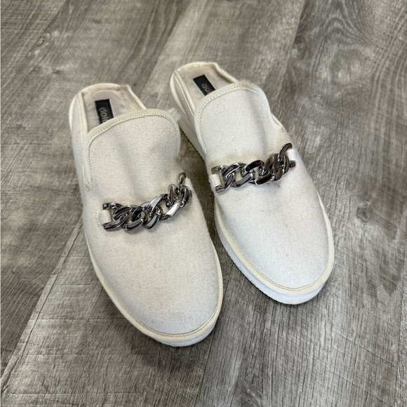 Dolce Vita / Cozy White Slip-On Mules with Chain Detail Size 8 - Picture 1 of 5